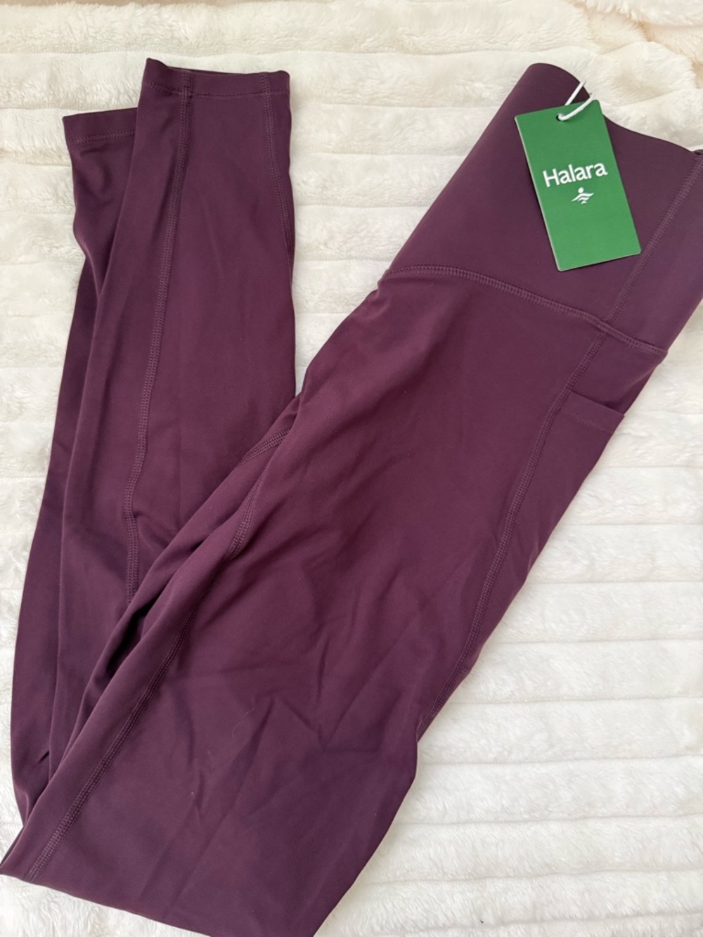 HALARA  Leggings in Plum